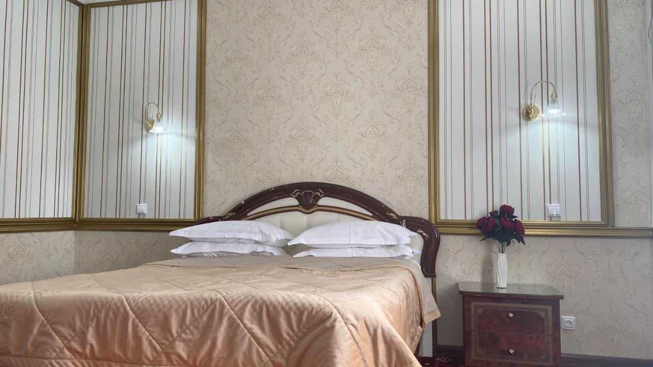 Lion Hotel Astana Buitenkant foto
